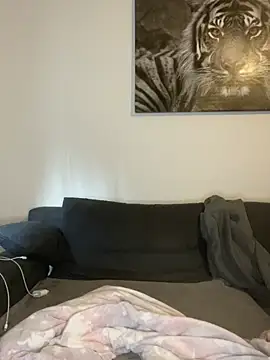 zoeelovee online show from March 6, 10:32 am