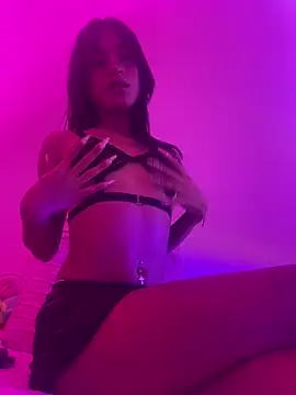 moonlyvelvet online show from February 16, 5:18 am