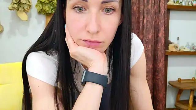 Poorlamb911 online show from April 29, 6:13 pm