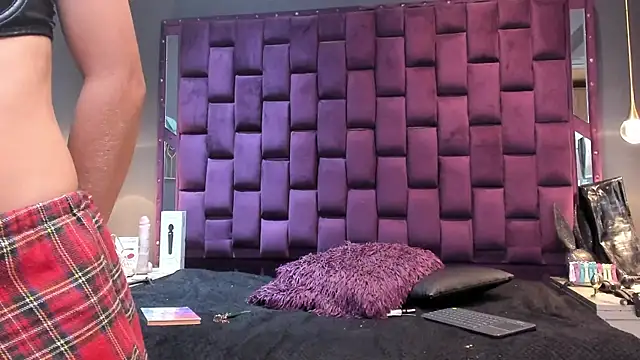 SiennaSuarez online show from April 28, 12:30 am