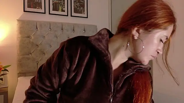 AmberLaurentt online show from April 9, 11:15 am