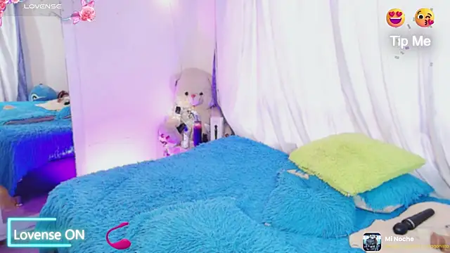 Clary Fray  online show from April 25, 1:41 pm