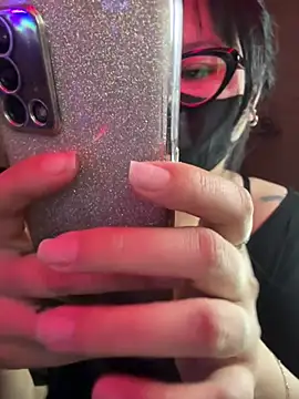 HaleyKin online show from April 11, 6:11 pm