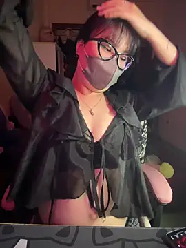 HaleyKin online show from April 27, 3:53 pm