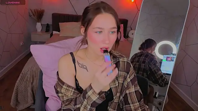  Kiki angel  online show from April 7, 1:07 am