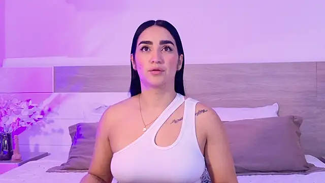 MaraGrief  online show from April 25, 1:41 pm