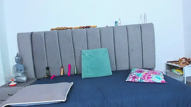 Giselle James online show from March 7, 8:05 pm