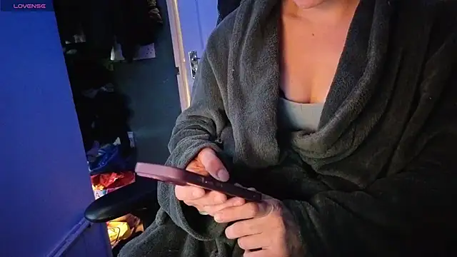 JadeAlexis403 online show from April 24, 4:32 pm