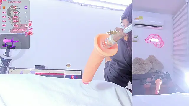 lana  kane   online show from April 22, 9:06 am