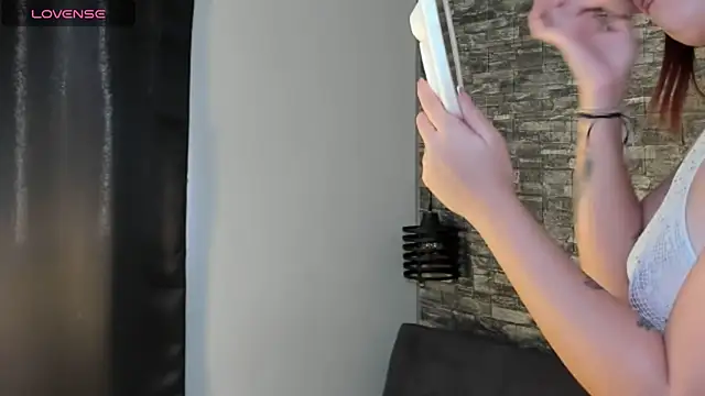 ASHLEY COLLINS1 online show from February 20, 1:01 pm