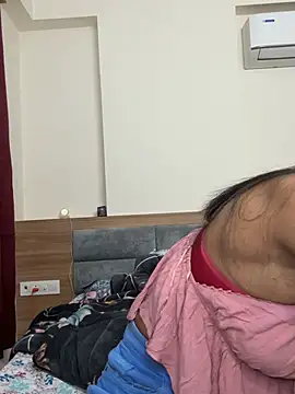 raavigirl online show from March 30, 8:41 pm