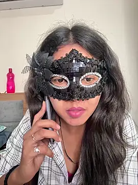 raavigirl online show from April 22, 6:54 am