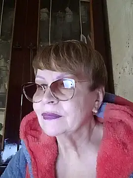 SophieBurns online show from April 25, 12:19 pm