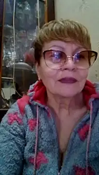 SophieBurns online show from April 23, 1:13 pm