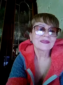 SophieBurns online show from April 25, 1:41 pm