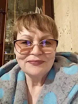 SophieBurns online show from March 31, 4:29 pm