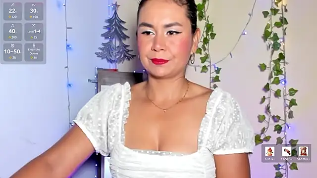 Milf Luna  online show from June 4, 9:41 pm