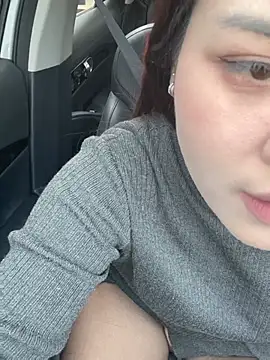 yiyiyi-6666 online show from March 13, 6:58 am