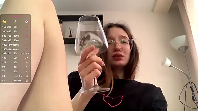 LakendraNoren online show from February 7, 7:34 am