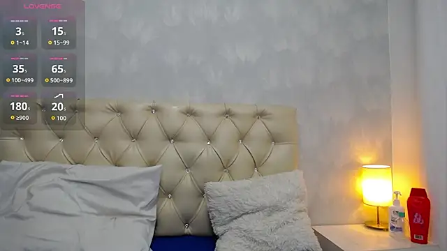 angelica rober online show from April 11, 11:25 am