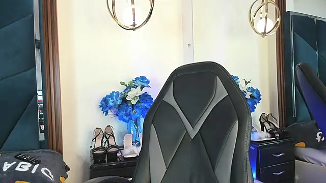 AgathaSanderhs  online show from March 9, 9:51 pm