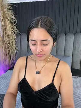 Nanda vixen  online show from April 27, 3:25 am