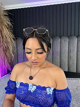 Nanda vixen  online show from April 22, 11:46 pm