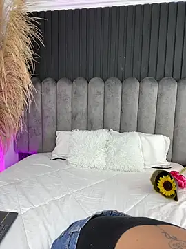 Nanda vixen  online show from March 7, 11:12 pm