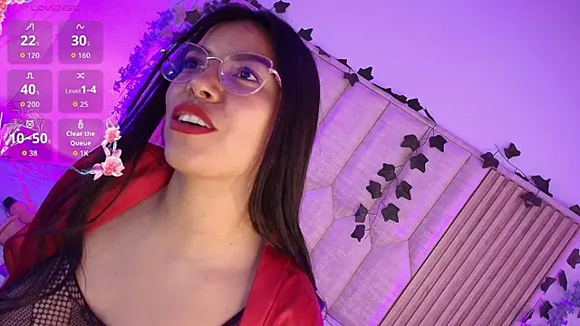 Ariana Castillo   online show from March 6, 2:01 pm