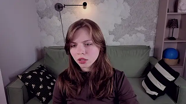 LesleySky online show from March 7, 8:38 pm