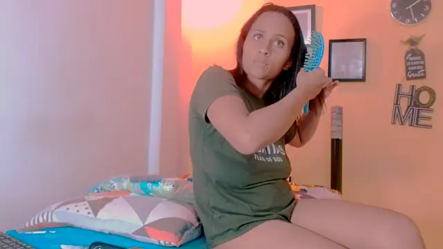 sexiempoderada18 online show from March 17, 8:02 pm