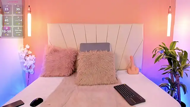 celeste lewiss online show from April 25, 1:19 am