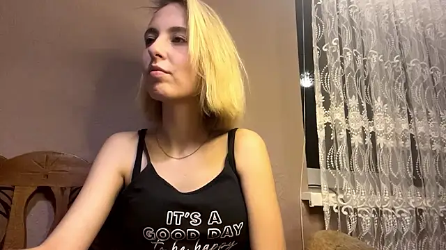 CharmingBlonde online show from February 13, 8:10 pm