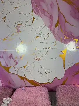 Woo isDaphne online show from April 12, 10:56 pm