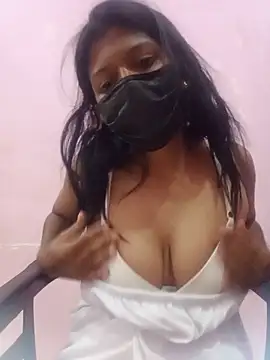 Malee S online show from June 6, 5:30 pm