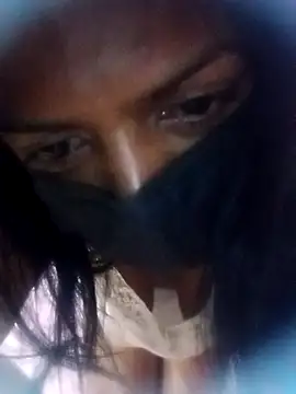 Malee S online show from April 19, 4:40 pm