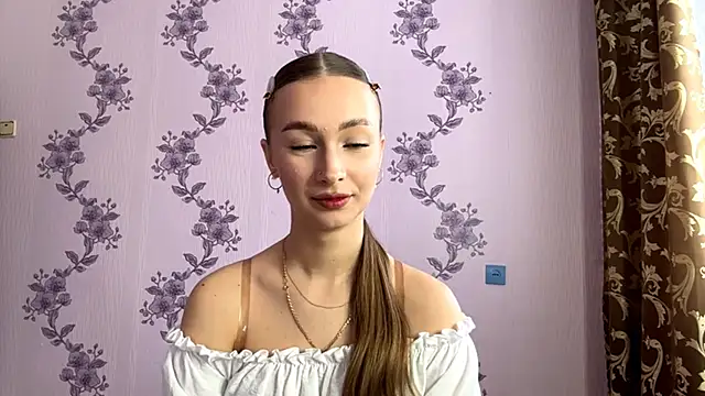 LacieHelaire online show from March 5, 7:26 am