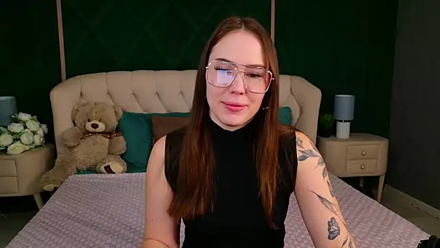 Arielle Vade online show from April 23, 5:26 am