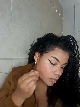 BrianaSweetxxx online show from April 22, 3:36 am