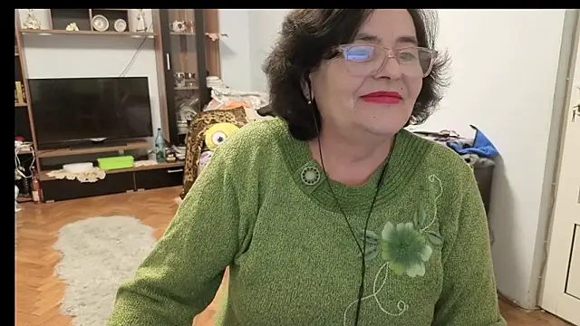 xMaryxAnne online show from March 12, 7:05 pm