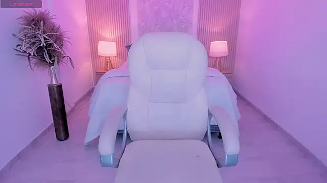 karol priston online show from April 23, 3:25 am