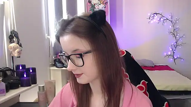 LunaXcherry online show from May 2, 11:35 am