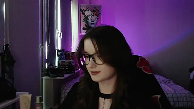 LunaXcherry online show from April 21, 5:09 pm