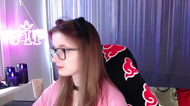 LunaXcherry online show from June 22, 4:37 pm