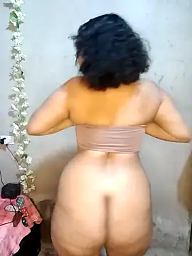 amandaa 21 online show from April 24, 3:42 am