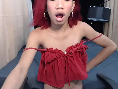 Queenoflustx online show from June 4, 2:43 pm