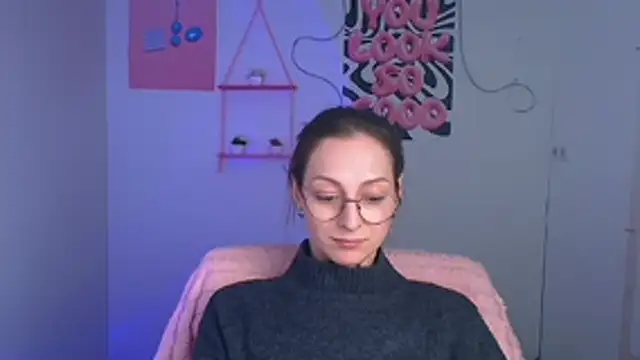 Esmi Winter online show from April 23, 11:50 am