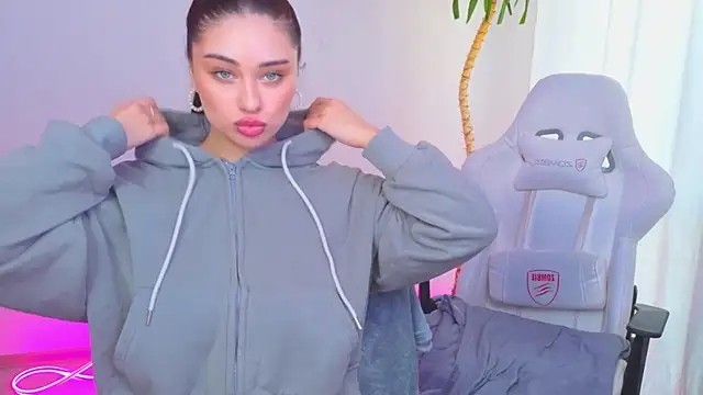 Sofia Plump online show from April 27, 2:03 pm