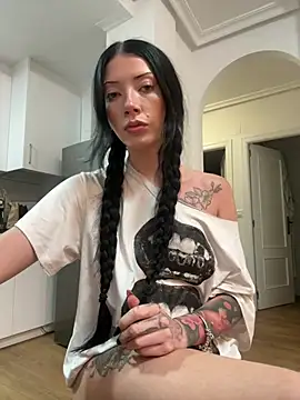 Karmenlovex online show from April 25, 7:55 pm