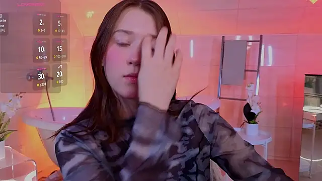 MmollyMay online show from April 23, 12:29 pm